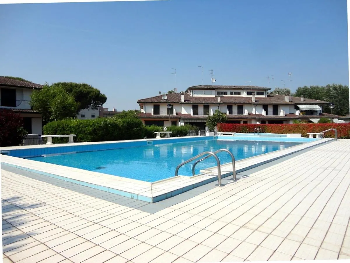 Villa Vintage-Modern Gem With Private Garden Porto Santa Margherita 0*,