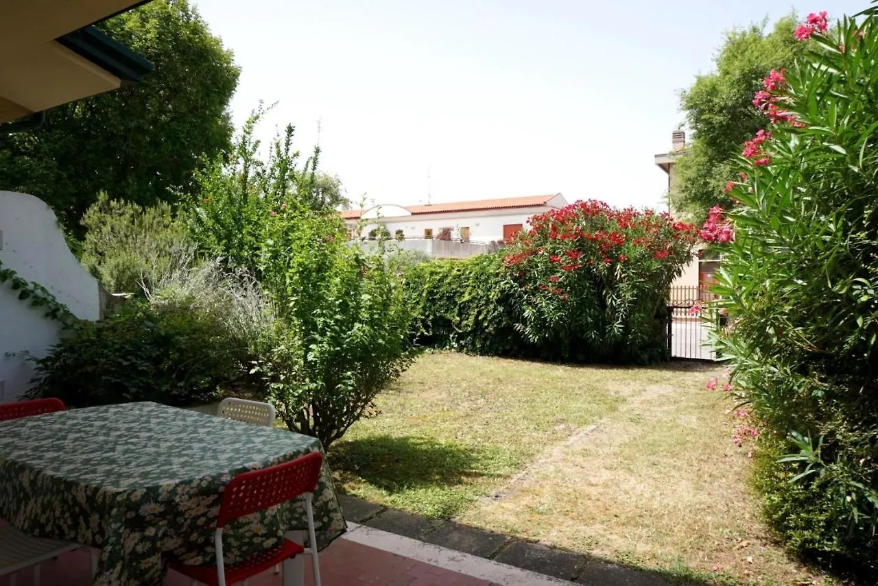 Villa Vintage-Modern Gem With Private Garden Porto Santa Margherita