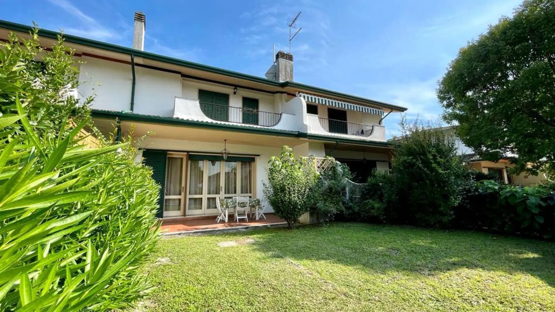 Vintage-Modern Gem With Private Garden Vila Porto Santa Margherita di Caorle Itália